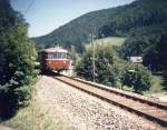 Typisches Erscheinungsbild im nrdlichen Schwarzwald bei Bad Peterstal war der Schienenbus (Sommer 1988)