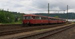 15.05.2011 in Scheuerfeld/Sieg: Die Westerwlder Eisenbahnfreunde WEF 44 508  aus Westerburg sind mit einer 5er-Garnitur der Oberhessischen Eisenbahnfreunde nach Siegen unterwegs.