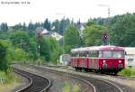 Der Schienenbus der Passauer Eisenbahnfreunde fhrt am 30.5.09 aus Schnaittenbach in Amberg ein.