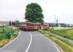 Das Schienenbuspärchen passierte am 21.5.95 den Bahnübergang in km 16,6.