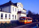 Schienenbusbetrieb bei der AKN am 06.04.1990. In Elmshorn wartet VT 3.10 auf die Abfahrt Richtung Bad Barmstedt