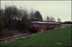 Vierteiliger Uerdinger Schienenbus,vorn 796901 der Eisenbahnfreunde Seelze, befuhr am 8.4.1990 unter anderem die Tecklenburger Nordbahn hier bei Mettingen.