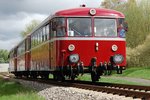 Historischer Schienenbus am 17. April 2016 auf der Ammertalbahn in Tübingen West.