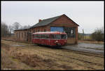 EGP 798610 vor dem Lokschuppen im Bahnhof Putlitz am 26.2.2017.