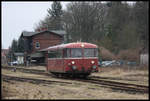 EGP 798610 hat im Rahmen eines Fotohalts im Bahnhof Putlitz am 26.2.2017  Kopf gemacht  und fährt hier wieder in Richtung Pritzwalk ab.