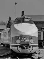 Dieser dieselhydraulische Schnelltriebzug VT18.16.03 war Anfang April 2018 im Sächsischen Eisenbahnmuseum Chemnitz-Hilbersdorf zu sehen.