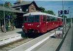 Einen ganzen Sommertag im Jahr 2003 pendelte der Neustrelitzer 772 001/172 601 zwischen Bergen/Rgen und Lauterbach Mole.Aufgenommen in Putbus.