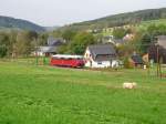 171 056-5 ist unterwegs von Schwarzenberg nach Markersbach zum Brckenfest. Hier in Raschau, am 02.10.10.