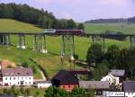 DB 772 312-5 + DR 171 056-5 auf der Erzgebirgischen Aussichtsbahn, ex KBS 536 Annaberg-Buchholz - Schwarzenberg, fotografiert auf dem Viadukt Markersbach am 20.09.2009 