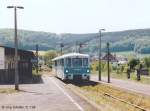 772 156 legt am 31.7.98 als Regionalbahn nach Bad Salzungen einen kurzen Zwischenstopp in Merkers ein.