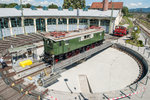 E16 07 auf der Drehscheibe des Bw Freilassing. 14.08.2016

Hersteller: Krauss-Maffei (mrchanischer Teil), Brown Boveri (elektrischer Teil
Fabriknummer: 8172 (Krauss-Maffei), 5045 (Brown Boveri)
Baujahr: 1927
Erst-Bw: Freilassing
Betreibernr. z.Z.d. Aufnahme: E16 07
ursprüngl. Fahrzeugnr.: E16 07
Umzeichnungen: 116 007-6 (01.01.1968)
z-Stellung (DB): 05.02.1974
Ausmusterung (DB):  01.05.1974