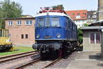 Hinter den Hallen abseits der Besucherströme genießt E18 047 die warmen Sonnenstrahlen.

Halle 07.08.2021