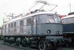Die E-1804 (118) whrend einer Eisenbahnausstellung der DB 1985   Die graue Farbgebung wurde frher fr Schwarz-Wei Aufnahmen angewand!