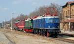 E 18 047 und die drei weiteren im DB Werk Dessau ausgestellten Loks fahren am 02.04.11 nach Beendigung des TdoT im DB Werk zurck nach Halle(S), fotografiert in Raguhn.