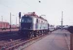 Hier noch einmal E 18 047 am Tag der DB in Ingolstadt Hbf am 22.10.1983.