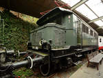 Die Elektrolokomotive E 44 150 im Eisenbahnmuseum Neustadt an der Weinstraße. (Dezember 2014)