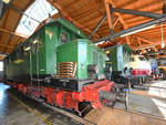 Die Elektrolokomotive 244 051-9 wurde 1939 bei Krauss Maffei hergestellt.