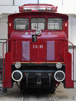 Die Elektrolokomotive E 63 05 stammt aus Jahr 1935 und war Anfang Juni 2019 im Bahnpark Augsburg ausgestellt.
