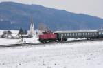 Die historische E-Lok 169 005 aus dem Jahr 1930 des Bayerischen Localbahn Verein vor dem Nikolaussonderzug Mnchen -Prien am Chiemsee bei Mauerkirchen am 08.12.12.