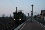 E 77 10 konnte bei Dmmerung am 02.04.2011 im Bahnhof Niederau zufllig abgelichtet werden.