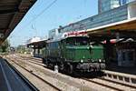 Portrait von EZW E94 088, als diese am Nachmittag des 29.06.2019, nachdem sie mit ihrem privaten Sonderzug aus Seebrugg am Ziel in Freiburg (Brsg) Hbf ankam, sich wieder ans andere Ende ihres Zug es zu setzten, um dann wieder zurück in den Schwarzwald zu fahren.