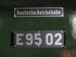 Lokschilder auf der Seitenwand der BR95 02 der DR, am 16.09.2012 im Rundschuppen des BW Arnstadt, in Thringen.