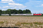 BR 101 mit EC  schießt  aus dem Wald beim Schloß Brühl in Richtung Bonn - 07.08.2017