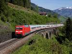 Die 101 054 mit einem EC am 21.05.2016 unterwegs bei Bad Hofgastein.