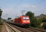 Die 101 122-0 der DB Fernverkehr mit einem IC aus Koblenz kommend durch Namedy in Richtung Köln.

Namedy
17.08.2018