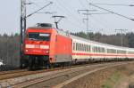 101 043 mit IC von Binz komment kurz vor Bad Kleinen. 30.03.2007