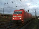 BR 101 143-6 mit IC nach Stuttgart im Dortmunder Hbf. bei der
Ausfahrt.(09.12.2007)