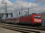 101 090-9 zieht am 29.3.08 den Mnchen-Nrnberg-Express durch Mnchen und passiert im Bereich der Hildachstrae die letzten Meter der Ausbaustrecke Ingolstadt - Mnchen