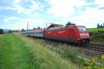 IC nach Salzburg mit 101 035 bespannt, hier kurz nach Pndorf (12.8.2008)