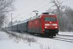 101 105 mit DZ 13211 „Alpen Express“ (Utrecht – Landeck) am Morgen des 21.02.2009 in Haar (bei Mnchen).