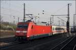 101 050 (9180 6101 050-3 D-DB) schiebt einen unbekannten InterCity nach Hamburg-Altona.