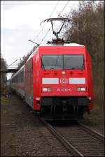 101 018 (9180 6101 018-0 D-DB) und 101 011 (am Zugschluss) durchfahren mit dem IC 2116, Stuttgart Hbf - Stralsund, den Bahnhof von Capelle(Westf). (10.04.2010)
