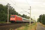 101 086 mit einem IC in Leiferde am 15.07.2010