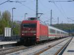 101 009 hatte,am 06.Mai 2011,mit dem IC 2213 von Binz-Stuttgart,Einfahrt in Bergen/Rgen.