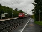 101 090 mit IC 2024 von Passau nach Hamburg bei der Durchfahrt von Emskirchen.