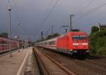 101 056-0 mit einem InterCity in Dsseldorf-Oberbilk am 26.08.2011