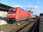 101 045 am 14.01.2012 mit IC 144 in Stendal nach Schipol.