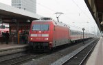 Hier fhrt 101142 am 3.2.2012 mit ihrem IC in den Dortmunder Hbf ein.