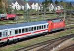 IC durch den Bf Freilassing von der 101 135-2 geschoben - 25.04.2012