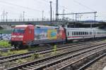 BERLIN, 26.05.2012, 101 001-6 mit IC-Waggons auf Vorbeifahrt am S-Bahnhof Warschauer Straße