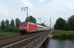 101 012-3 fuhr am 11.06.2012 mit dem IC 135 von Luxemburg nach Norddeich Mole, hier bei Neermoor.