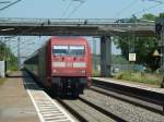 Hier die ex.  Fan Connction 2010  Werbelok 101 040-4 mit dem EC101 auf dem Weg nach Freiburg (Brsg) Hbf. Hier ist sie gerade in Ringsheim. (26.07.2012)