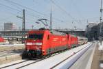 101 017 und 101 014 mit EC 114 bei der Ausfahrt aus Mnchen Hbf.