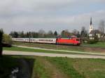 Die 101 095 mit einem EC am 21.04.2013 unterwegs bei Stephanskirchen.