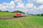 101 003 kommt mit dem EC 114 aus Klagenfurt und fhrt nach Dortmund.Ich konnte diesen Zug in Szene setzen bei Ebersbach an der Fils am 8.6.2013.
