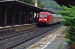 Grade kommt die 101 072-7 mit einem IC in Andernach eingefahren. 14.9.2013